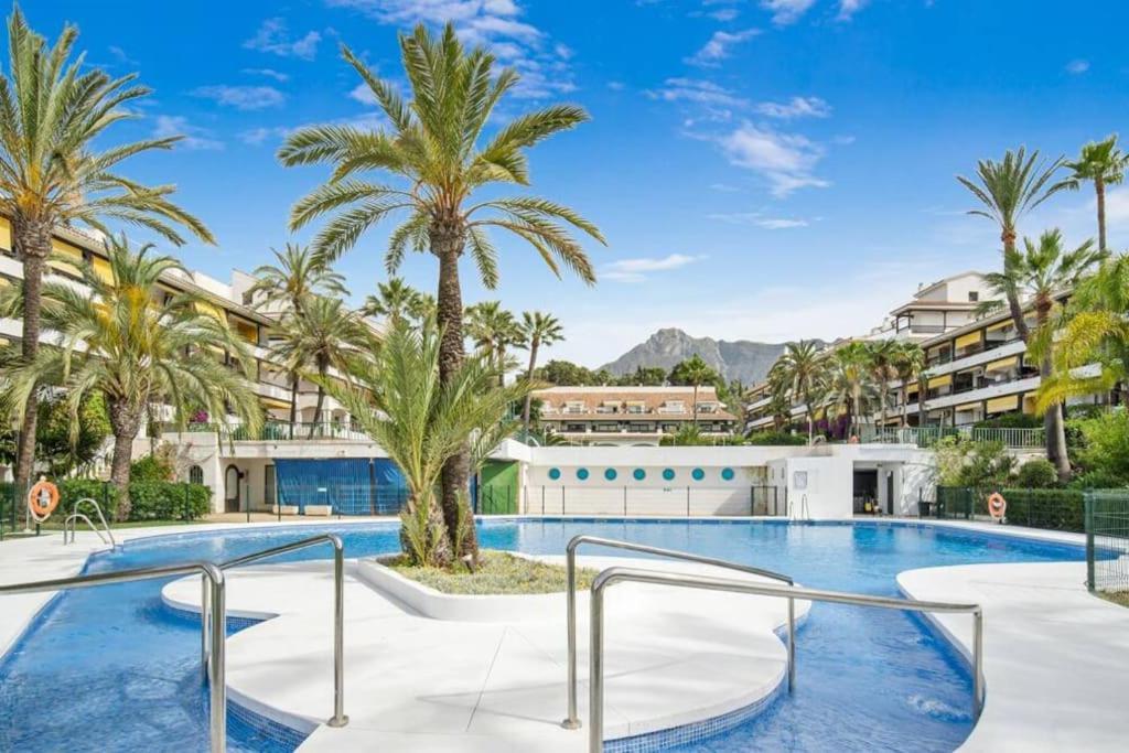 Unique 2 Bedroom In Golden Mile✺ Pool ✺ Parking * Marbella