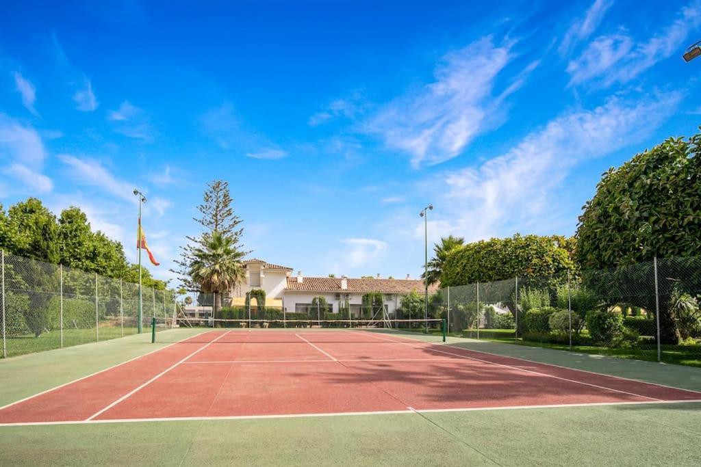 Unique 2 Bedroom In Golden Mile✺ Pool ✺ Parking Marbella